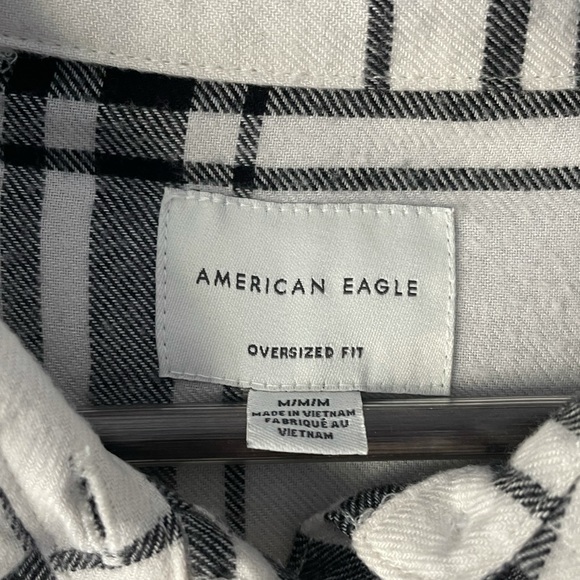 American eagle white/black plaid button up shirt - Picture 3 of 3